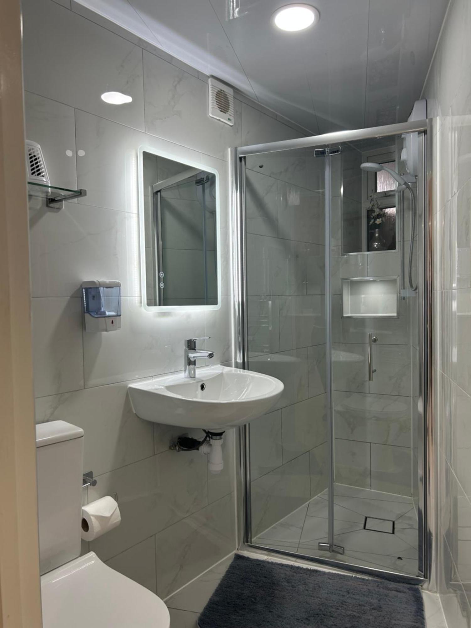 Cozy Studio Near To Tube Station Redbridge Екстериор снимка